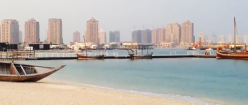 Badestrand Katara Beach mit Dohw in Doha